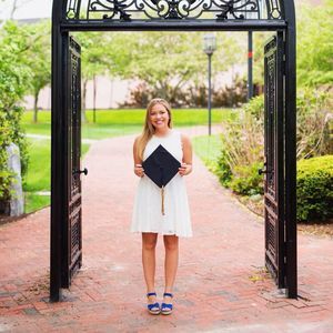 Meet your Posher, Laura